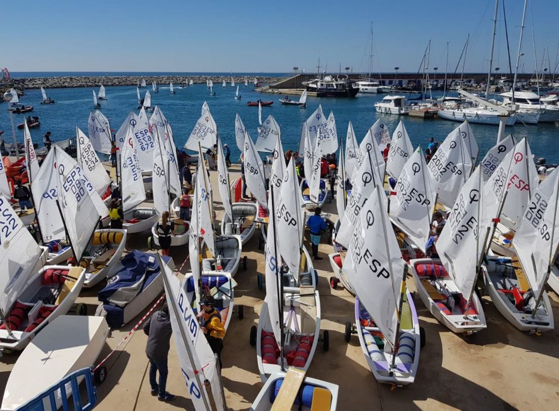  Participación de los blandenses Manresa, Piguillem y Gragera en el Campeonato de Cataluña de Optimist.