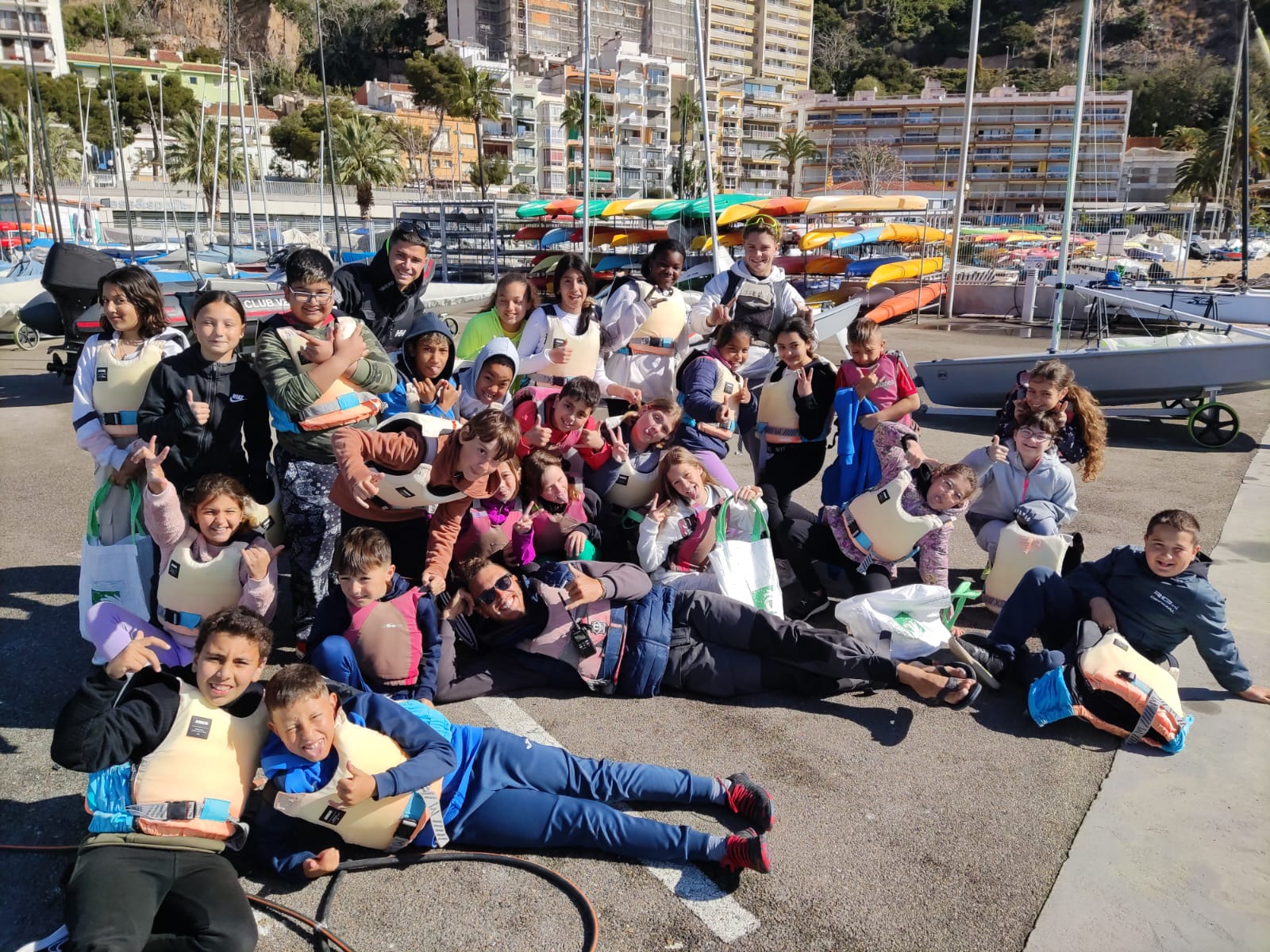 Los alumnos de Deporte Azul participan de la campaña 