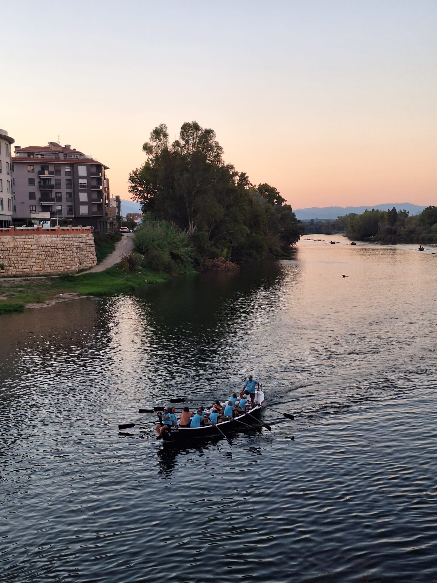 La “Transebre 2023” supone el debut del equipo de remo del Club Vela Blanes.