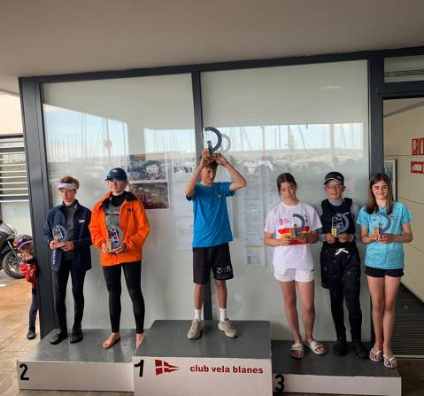 Tessa Aguirre en el G1-G2 obtiene galardón en el Trofeo Primavera N3 de optimist