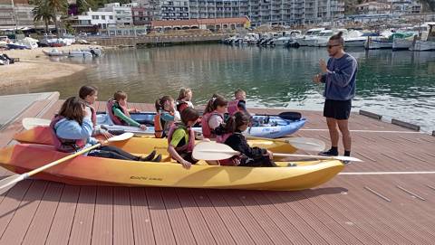 El Casal de Setmana Santa engega les activitats lúdic-esportives al Club de Vela Blanes i escalfa motors per l'estiu. - 1