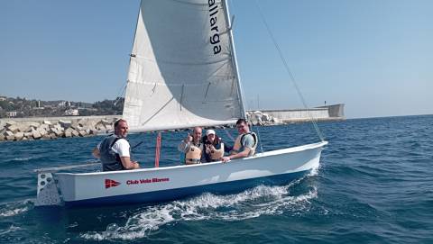 Marta, Juan Carlos, Marc, Iván i Giovanni reprenen l'activitat de la vela accessible. - 1