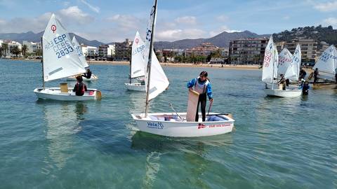 Emma Casadevall 3ª Optimist Escuela al GEN de Roses. - 2