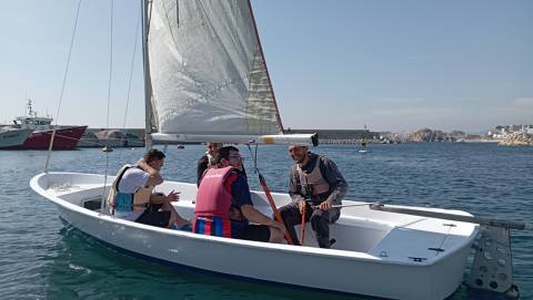 Marta, Juan Carlos, Marc, Iván i Giovanni reprenen l'activitat de la vela accessible. - 2