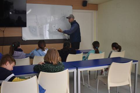 El Casal de Setmana Santa engega les activitats lúdic-esportives al Club de Vela Blanes i escalfa motors per l'estiu. - 2