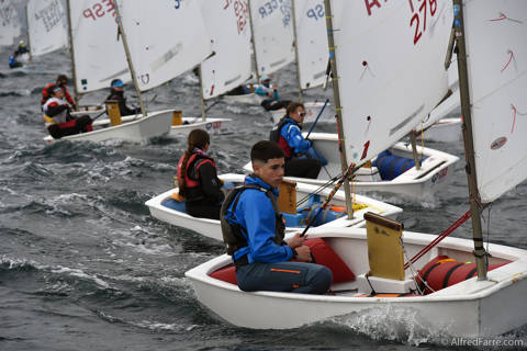 La flota d’optimist del Club de Vela Blanes entre els 544 regatistes de la 34ª International Vila de Palamós Optimist Trophy. - 3