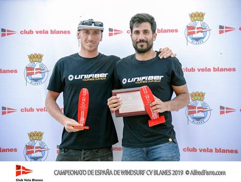 Els germans Manchón protagonistes del Campionat d'España de windsurf a Blanes. Curro es proclama campió d'España en Raceboard i Blanca domina de principi a fi el RS:X Femení. - 1