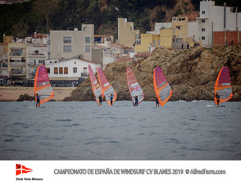 Tret de sortida del Campionat d'Espanya de Windsurf a Blanes amb proves per a totes les classes. - 3