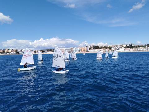  Rain of prizes between the fleet of Optimist: Manresa, Garriga, Piguillem and Hernández go up to the podium of the Spring Trophy. - 2