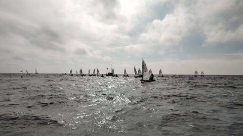 El equipo de la clase optimist continúa la competición en el VII Trofeo Baix Empordà 2022 - 1