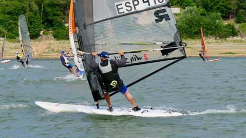 Toni Rodríguez se proclama Campeón del Mundo “Super Legend” de raceboard en Eslovaquia. - 1