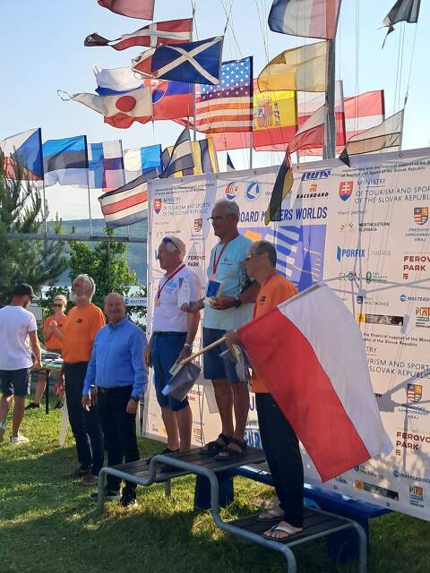 Toni Rodríguez se proclama Campeón del Mundo “Super Legend” de raceboard en Eslovaquia.