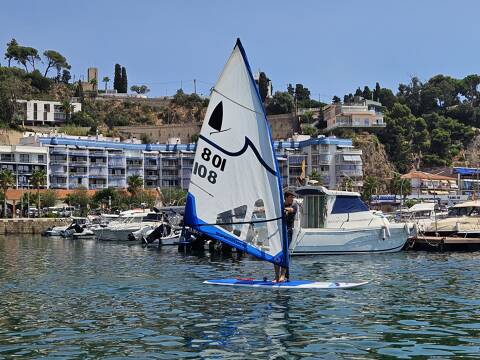 Intens dissabte amb el clínic de windsurfer dirigit per Guillermo Colomer a les nostres instal·lacions. - 10