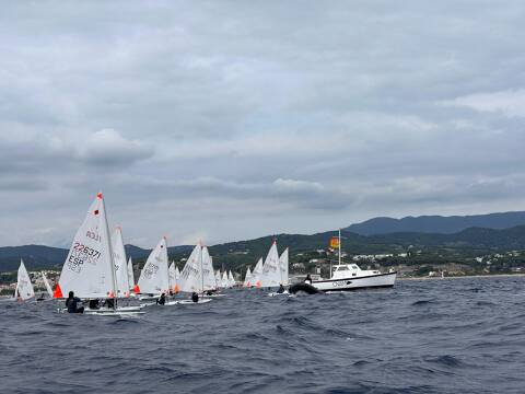 La flota de ILCA 4 del Club Vela Blanes participa en el Trofeu Emili Lledó d’Arenys. - 1
