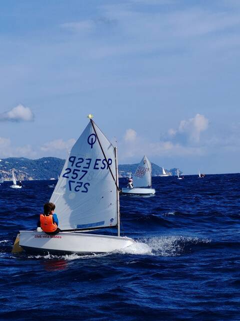 Nora, Kai i Max, participen en la seva primera N2 d’optimist amb 116 participants. - 4