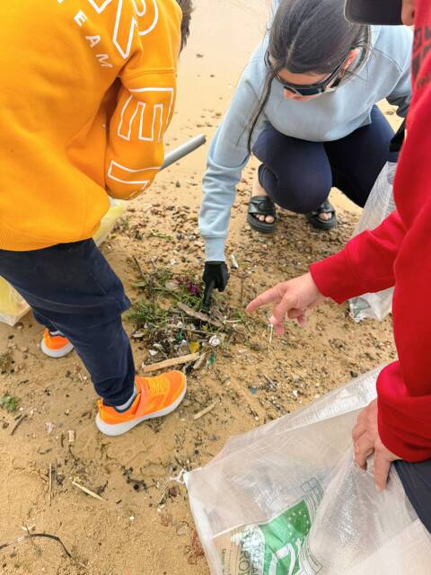 El Club Vela Blanes participa en la campanya europea “Let’s Clean Up Europe” amb una acció de sensibilització ambiental. - 1