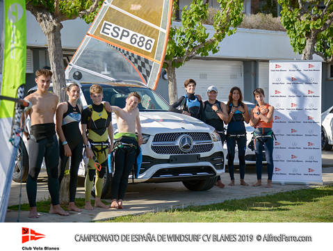 Mes d'un centenar i mig de regatistes al Campionat d'Espanya de windsurf a la badia de Blanes - 2