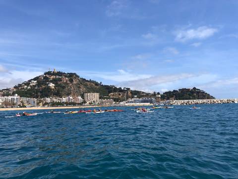 El Pagaia Club de Caiac Cap de Creus fa parada a Blanes en la seva travessia Barcelona-Llançà - 3