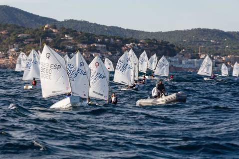 El equipo de Optimist participa a la VIII Guíxols Cup de Sant Feliu de Guíxols. - 2