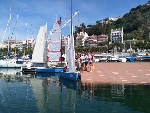 Èxit, sense precedents, de l'activitat del Bateig de Mar entre les escoles de Blanes - 2