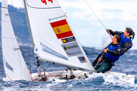 Nora Brugman i Jordi Xammar cinquens a l’Europeu de 470 a San Remo - 2