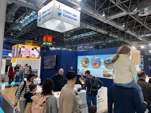 Héctor Espadas, gerent del Club de Vela Blanes, en el Saló Nàutic de Düsseldorf acompanyant a la ACPET - 2