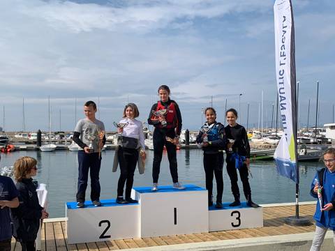 Los hermanos Hernández, Nicolás y Ramón (5o y 6o) suben al podio del CN Escala  - 1