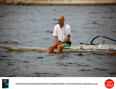 El vent pren el protagonisme als regatistes i la seva absència deixa sense proves la tercera jornada del Mundial de Raceboard.