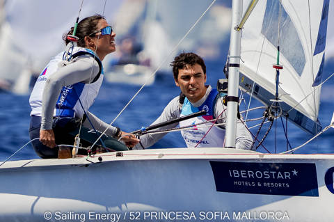 Medalla de bronce por Nora Brugman en el camino hacia París. - 2