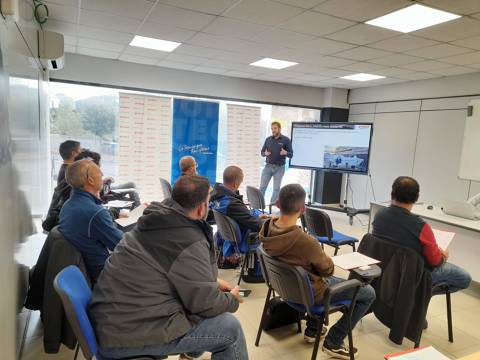 El Club de Vela Blanes sede de las jornadas de presentación del Helm Master EX de Yamaha - 2