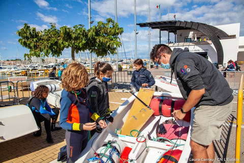 Tessa Aguirre pòdium a la primera regata del Circuït Català de Vela Infantil a Catalunya 2020/2021 - 2