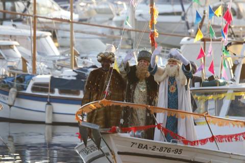 Els Reis d’Orient arriben a Blanes en el vaixell del Club de Vela - 1