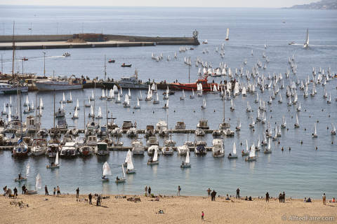 La flota de optimist del Club de Vela Blanes entre los 544 regatistas de la 34ª International Vila de Palamós Optimist Trophy. - 2