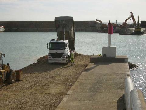 Les obres d'apliació del port arriben a la dàrsena - 3