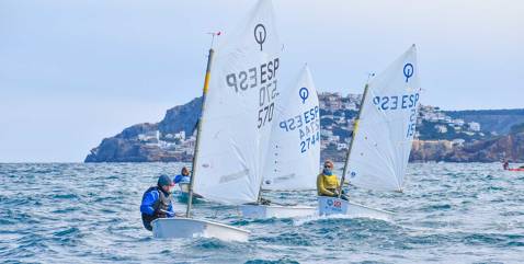 L’Equip de Regates d’Optimist “es fa gran” a l’Escala. - 2