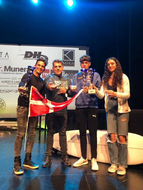 El equipo de paddle-surf del CVB recoge los premios del Campeonato de Catalunya 2021 en Badalona. - 1