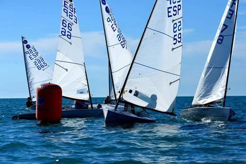 Boronat, Vilariño, Gragera i els germans Manresa participen al Campionat Catalunya classe Europa - 2