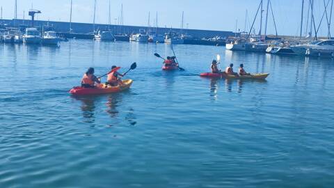 Els alumnes de 5è de primària de Blanes finalitzen el programa Esport Blau Escolar després de deu sessions al mar. - 2