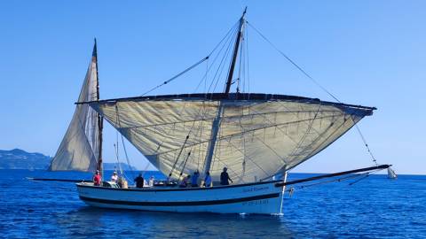 Èxit de la 1a Trobada de Vela Llatina organitzada pel Club de Vela Blanes i l'Assoc. Vela Llatina La Cala. - 4